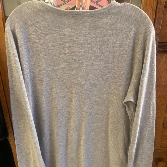 WINGS & HORNS grey men's henley, size M - Picture 2 of 4